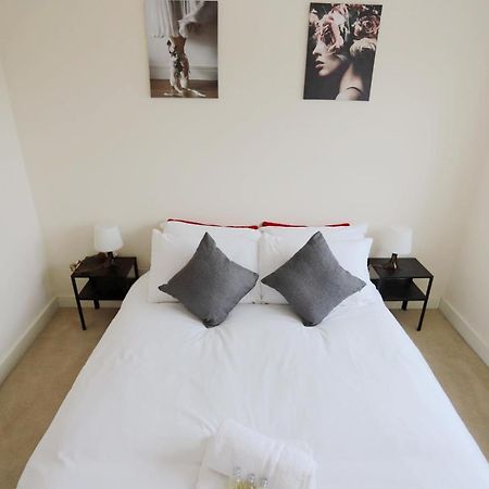 Easytravel Luxury Nec/Airport 3 Beds House Appartement Birmingham Buitenkant foto