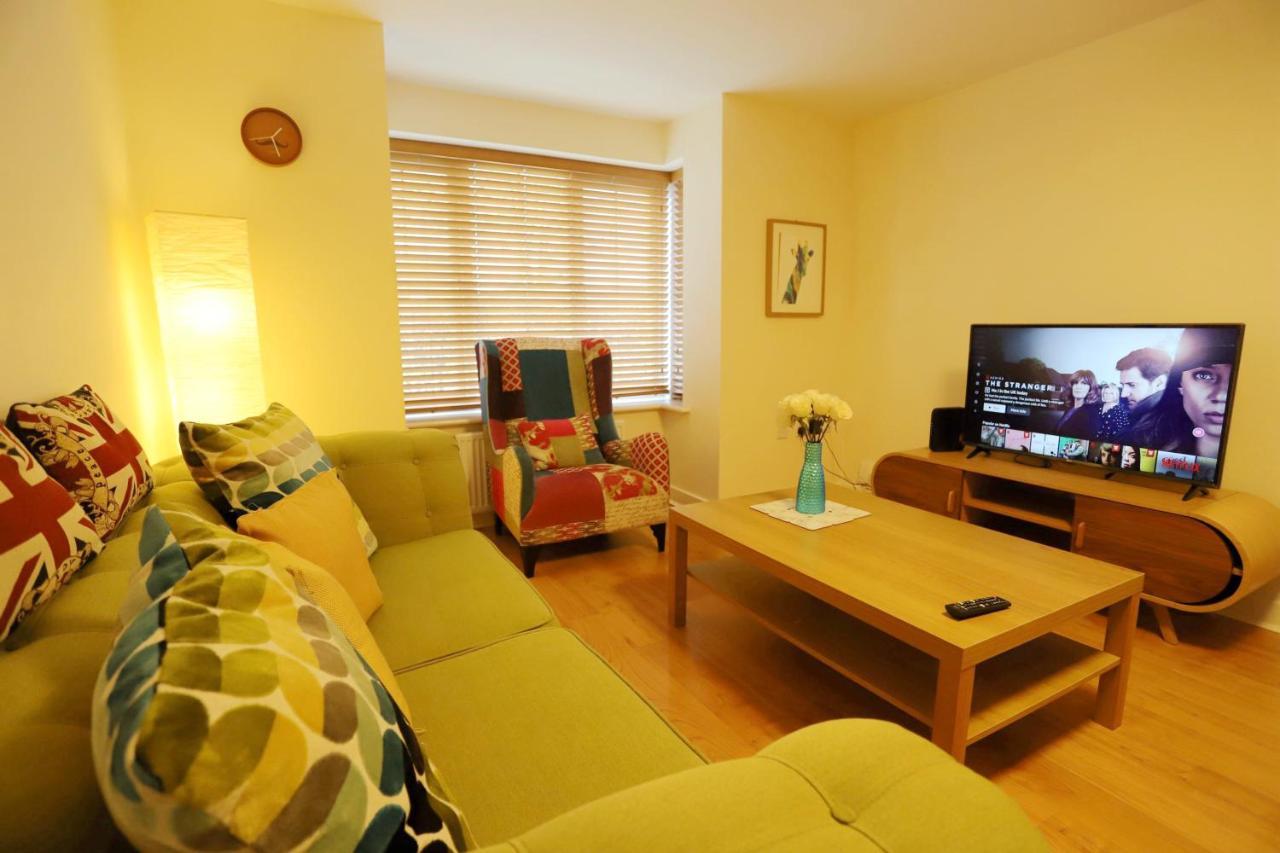 Easytravel Luxury Nec/Airport 3 Beds House Appartement Birmingham Buitenkant foto